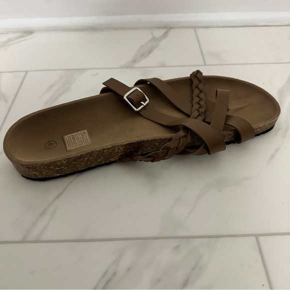 Low Heel Round Toe Solid Color Casual Sandals - size 41/8 - Picture 6 of 10